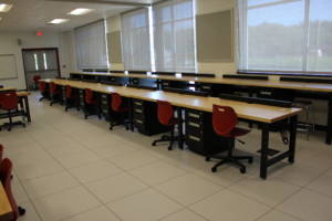 POLYTECH High School electronics lab