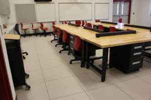 POLYTECH High School electronics lab